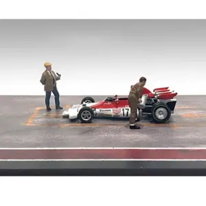 “Race Day” Diecast Figure Set for 1/43 Scale Models by American Diorama