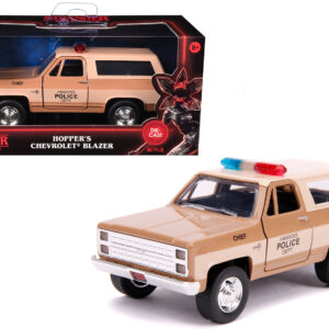 Hopper’s Chevrolet Blazer “Hawkins Police Dept.” “Stranger Things” (2016) TV Series “Hollywood Rides” 1/32 Diecast Model Car by Jada
