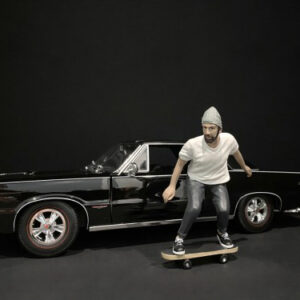 Skateboarders Figurines 4 piece Set for 1/24 Scale Models by American Diorama