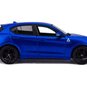 Alfa Romeo Stelvio Quadrifoglio Blue 1/24 Diecast Model Car by Bburago