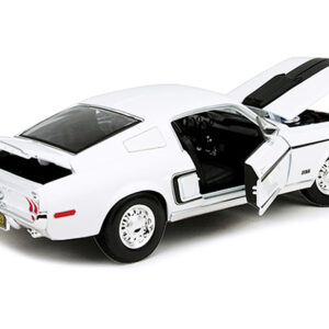1968 Ford Mustang CJ Cobra Jet White 1/18 Diecast Model Car by Maisto