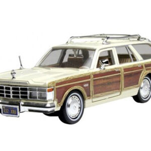 1979 Chrysler Lebaron Town & Country Cream 1/24 Diecast Model Car by Motormax